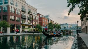 Old-World-Gondoliers-4